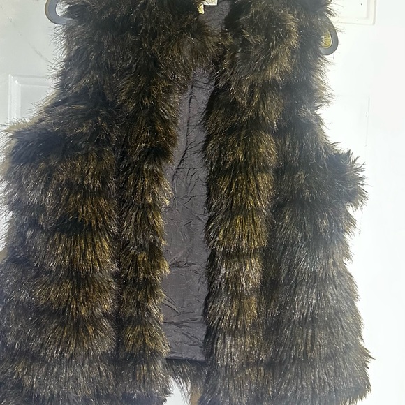 Michael kors Faux Fur Vest in Black and Gray - Picture 2 of 8